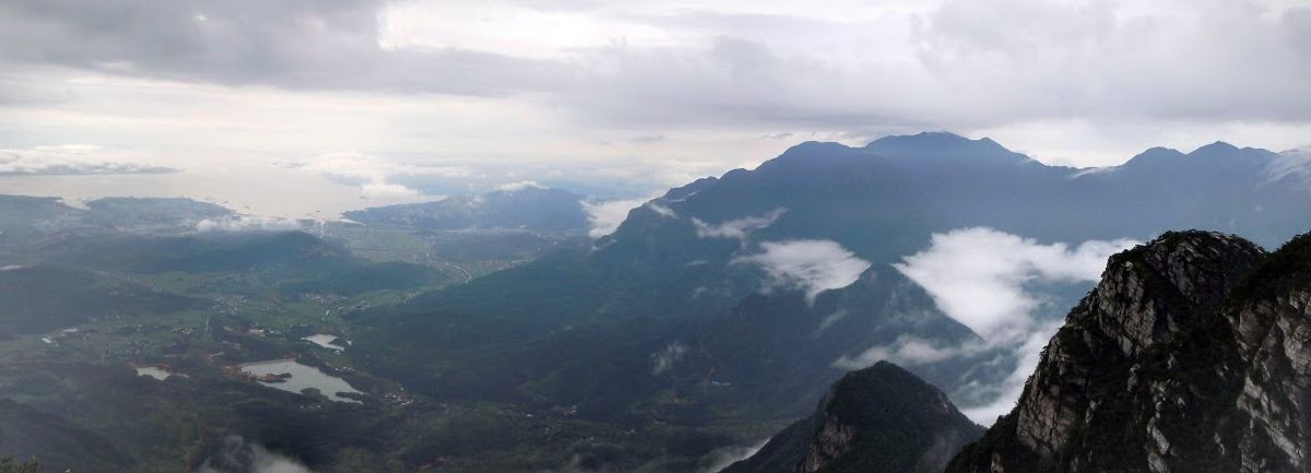 The view from Hanpokou on Lushan, looking out over vast Poyang Lake — the mountain's classic sunrise vista
