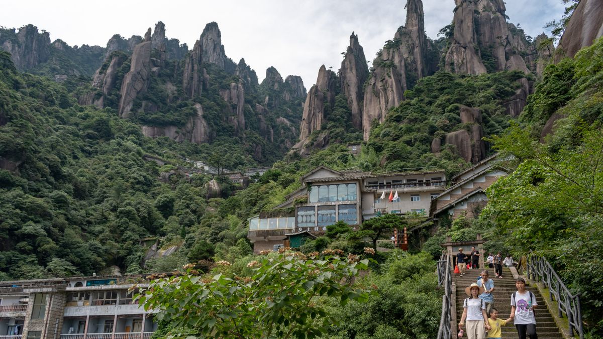 Sanqingshan Travel Guide: Taoist Granite Peaks, Cable Cars & How to Get There From Nanchang