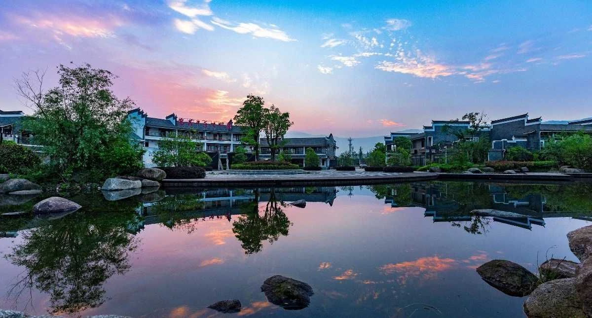 Nanchang Countryside: Villages, Farms & Hills Just Beyond the City
